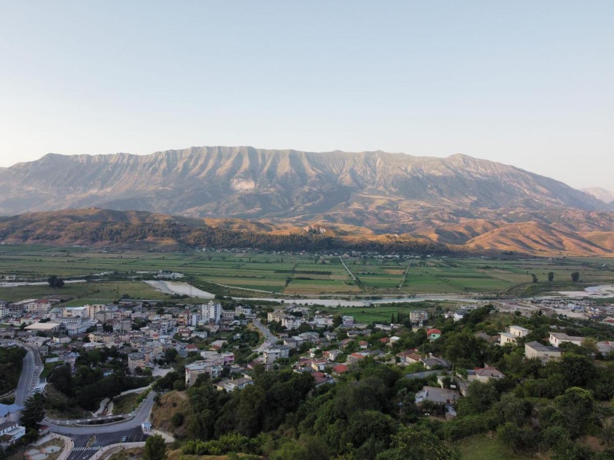 Gjirokastër Guest House Argjiro Castle מראה חיצוני תמונה