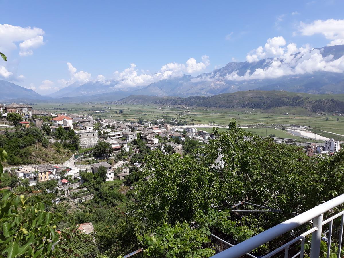 Gjirokastër Guest House Argjiro Castle מראה חיצוני תמונה